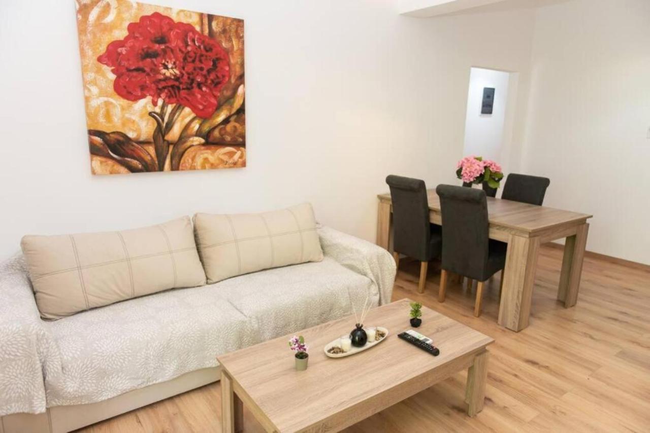 Renovated Spacious Flat 7Min To Subway Station- Atena Exterior foto