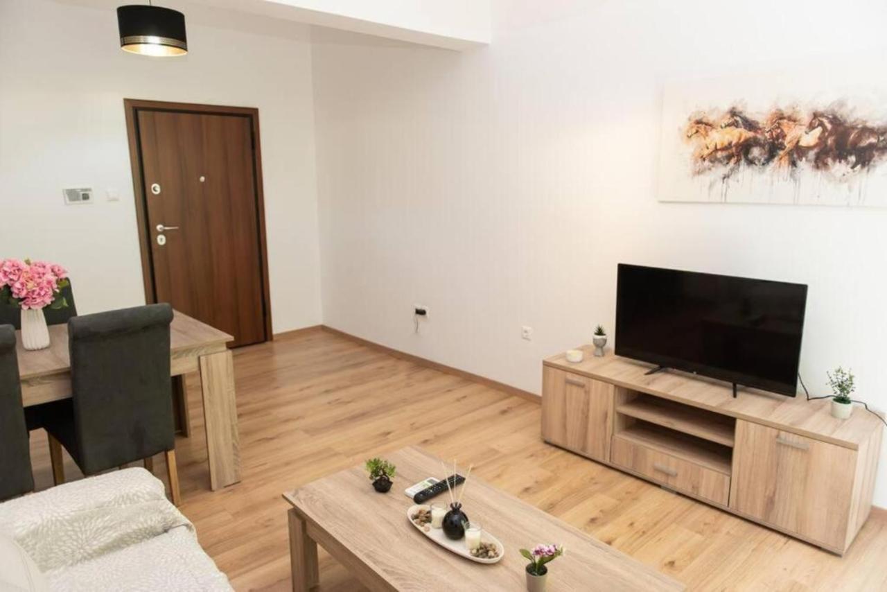 Renovated Spacious Flat 7Min To Subway Station- Atena Exterior foto